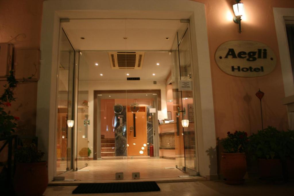 Aegli Hotel Perama  Eksteriør bilde
